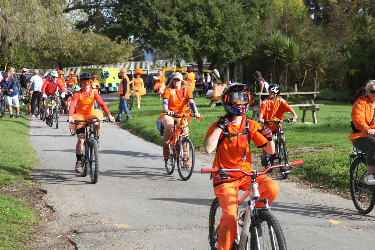 Dutch Week Orange Bike Ride Kāpiti