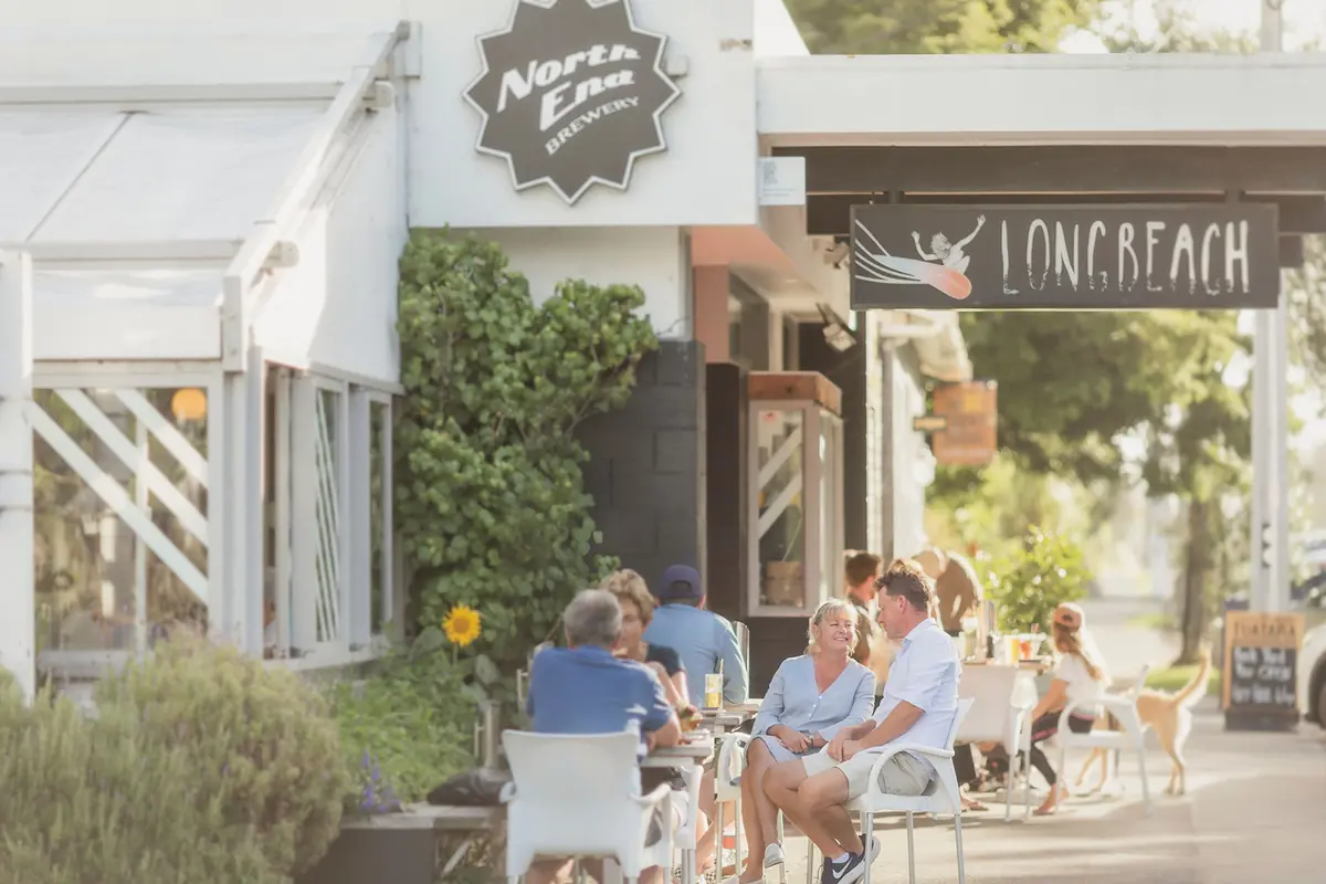 Couple Eating At Long Beach, Waikanae Beach, Summer, Jenny Siaosi, 2022